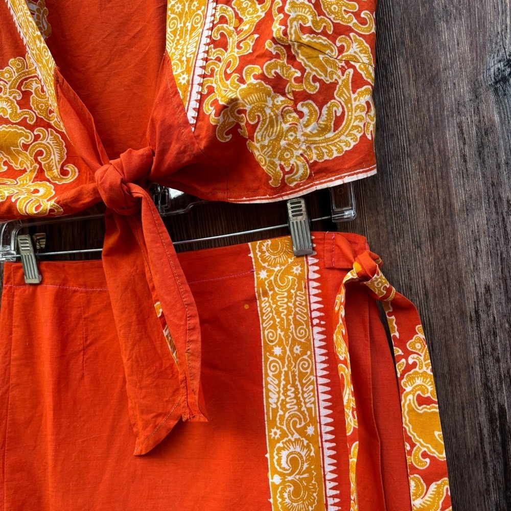 Bali Handmade Orange Gold Batik Top & Wraparound skirt. Vintage 1990’s size S - Picture 6 of 16